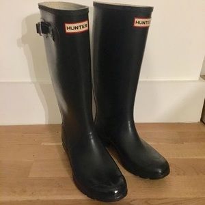 Hunter Rain Boots in Navy Blue Matte